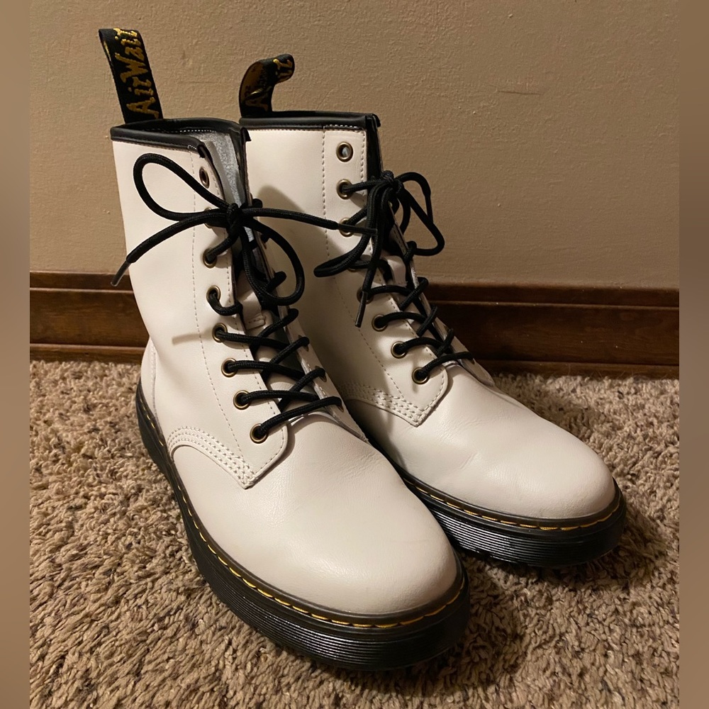 Dr. Martens Women's Zavala AW004 White Leather Lace Up Combat Boots Size 9